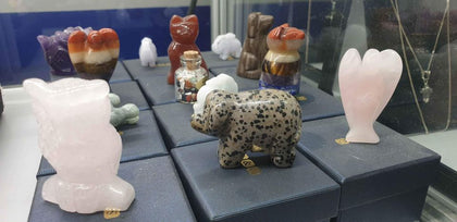 S AND C STONE ANIMALS COLLECTABLES.
