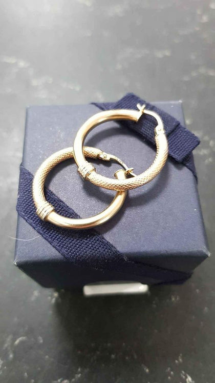 14ct gold earings, weight 4.6g..
