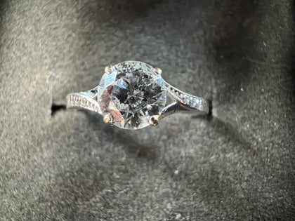9CT WHITE GOLD CZ RING SIZE K1/2 LEIGH STORE.