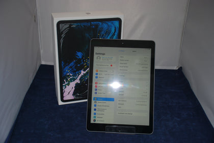 Apple iPad (6th Generation) Wi-Fi 32GB.