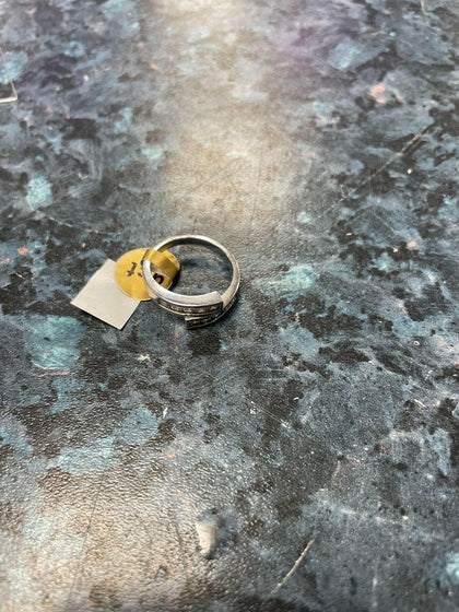 SILVER RING (P).