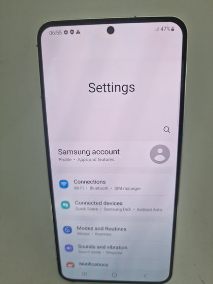 Samsung 128GB White Galaxy S22 5G unlocked.
