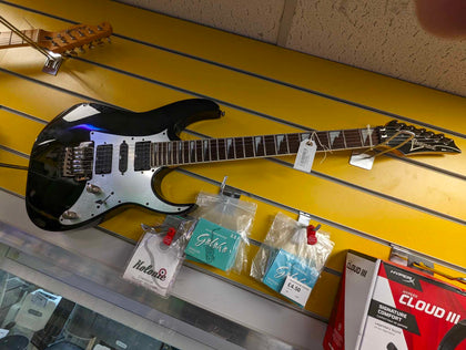 IBANEZ RG SERIES GUITAR.