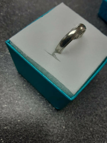 9ct white gold wedding band ring size N.