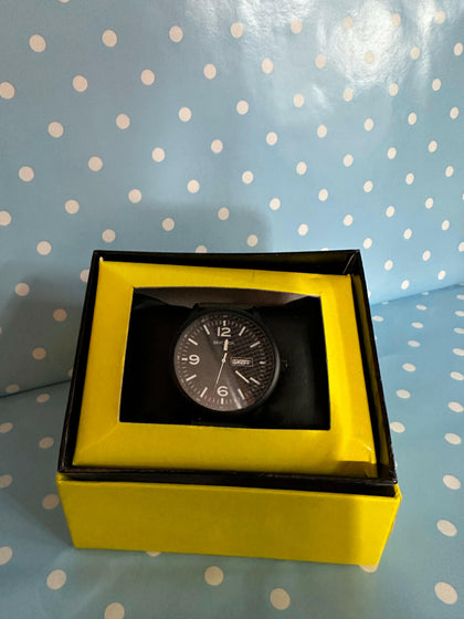 BLACK SEKONDA WATCH WITH RUBBER BAND BOXED.
