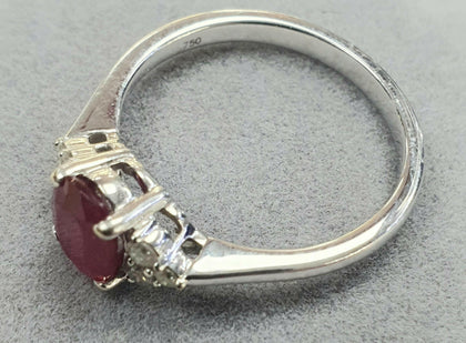 18ct white gold diamond/ruby ring.