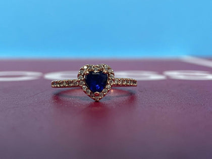 SPARKLING BLUE ELEVATED HEART RING PANDORA UNBOXED.