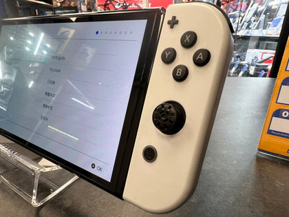 NINTENDO SWITCH OLED WITH MINECRAFT LEIGH STORE.