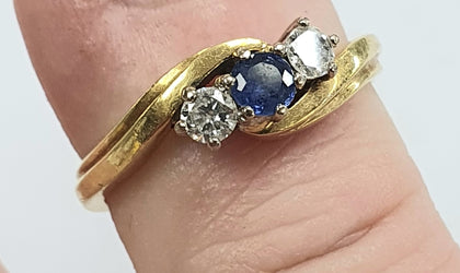 18ct Gold Diamond + Sapphire Ring.
