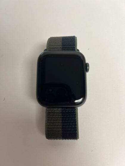 Apple Watch SE 44mm (GPS) - Space Grey Aluminium Case With Sports band.