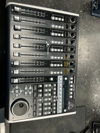 Behringer X-Touch - Controller.