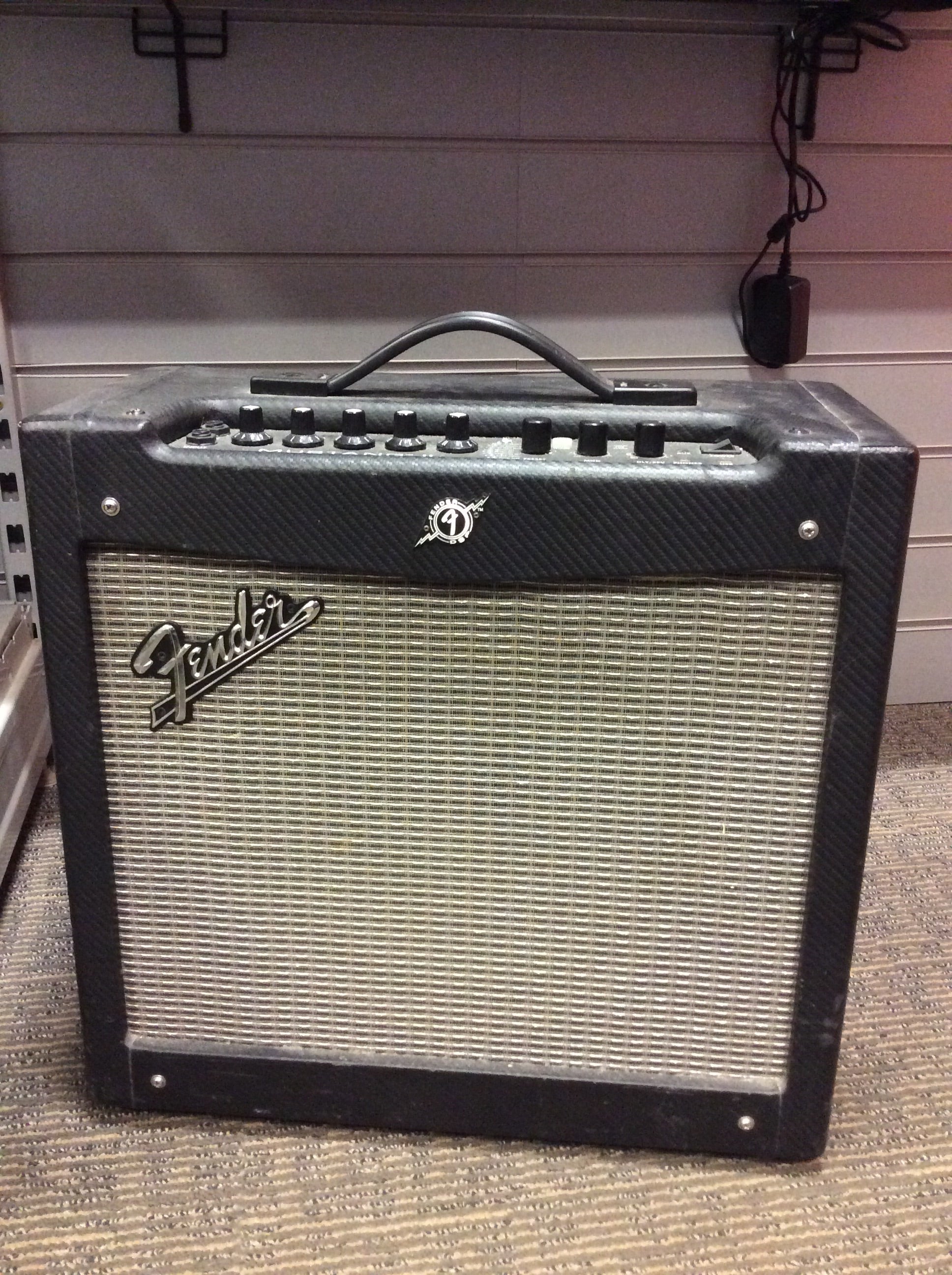 Fender mustang v2 combo hotsell