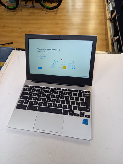 Samsung Galaxy Chromebook Go | Silver | 64GB.