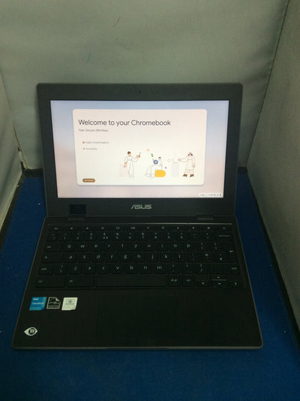 Asus Chromebook CR1 CR1100 - 11.6-inch - Intel Celeron N4500 - 4 GB RAM - 64 GB eMMC.