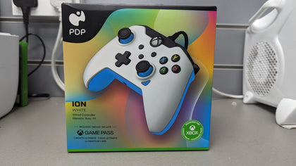PDP ion White - Xbox one controller.
