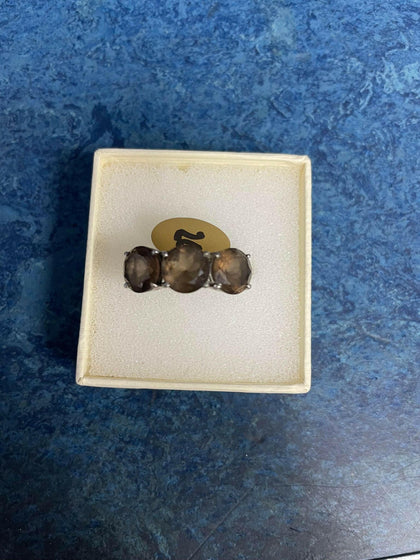 Silver ring (P).