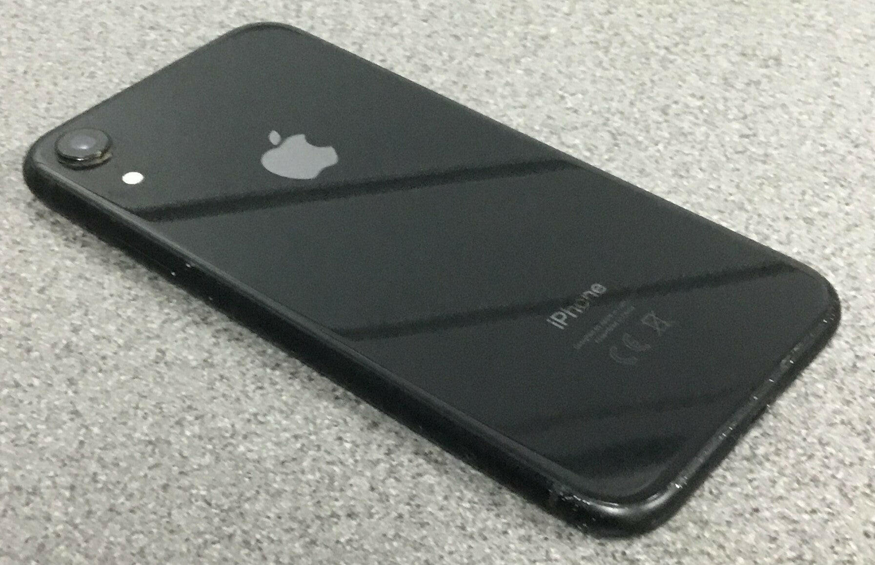 Apple iPhone XR 64 GB in Black hot for Unlocked