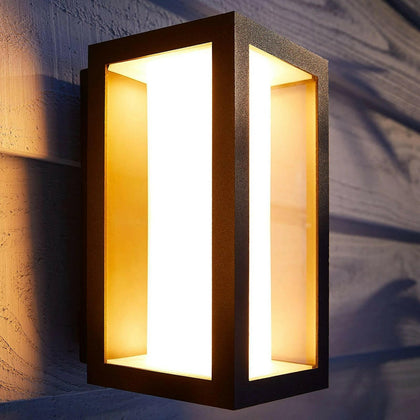 Philips Hue Impress Outdoor Wall Light.