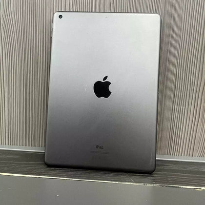 Apple iPad 10.2 (8th Gen) 32GB - Space Grey.