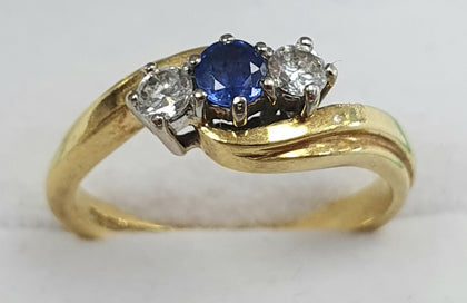 18ct Gold Diamond + Sapphire Ring.