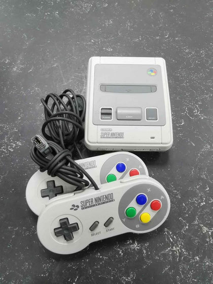 Nintendo Classic Mini Super NES with 2x Controllers.