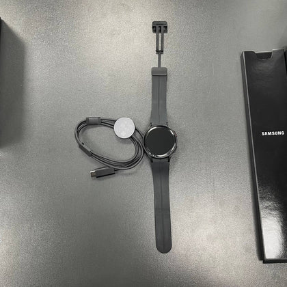 Samsung galaxy watch 5 pro, 45mm, boxed.