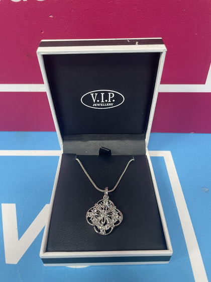 VIP JEWELLERY SILVER FLOWER PENDANT NECKLACE BOXED.