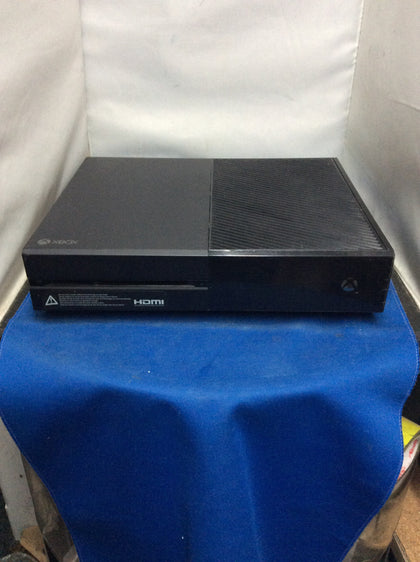 Xbox one 500gb (no controller).