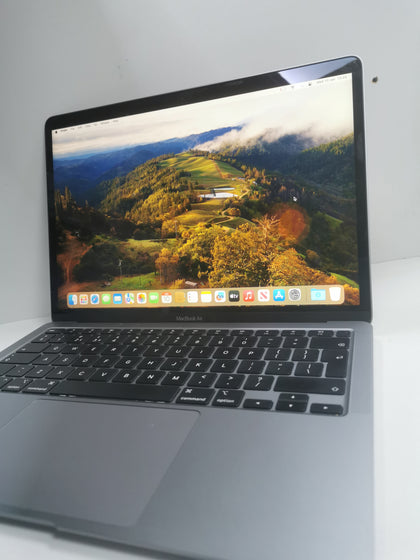 MacBook Air 10,1/M1 (8-CPU 7-GPU)/8GB Ram/256GB SSD/13”/Silver/B.