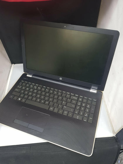 HP 15-BW066/A6-9220/4GB RAM/1TB HDD.