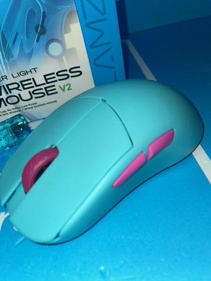 LAMZU ATLANTIS OG V2 PRO - Wireless Superlight Gaming Mouse - Blue/Pink.