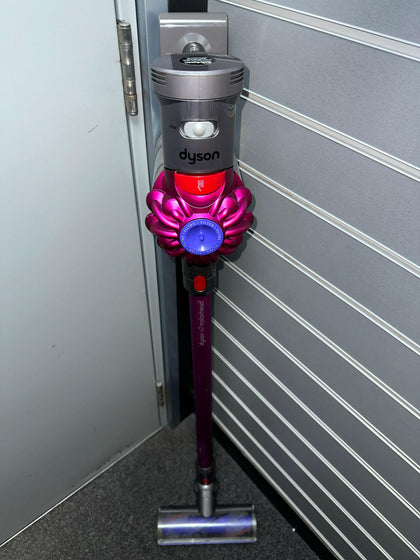 Dyson V7 Motorhead Cordless Vacuum Cleaner.